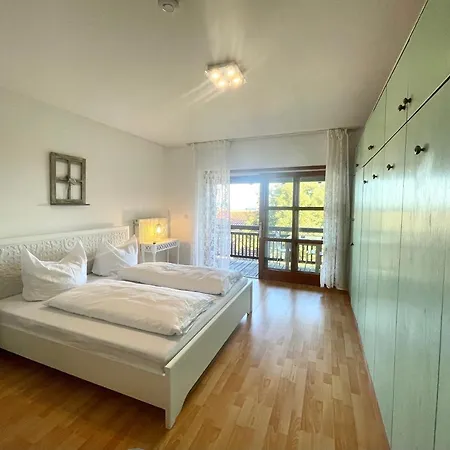 Ruhiges Apartment Mit Ausblick Vom Balkon Apartmán